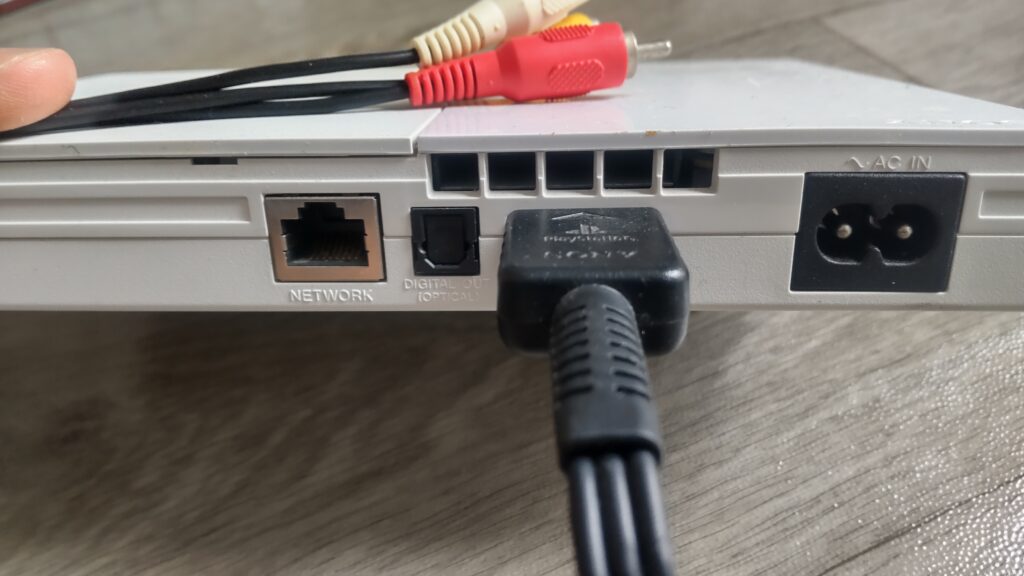 GV-USB2とPS2を接続してる様子