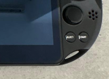 PSVita2000のスタート、セレクトボタンの円形の形状
